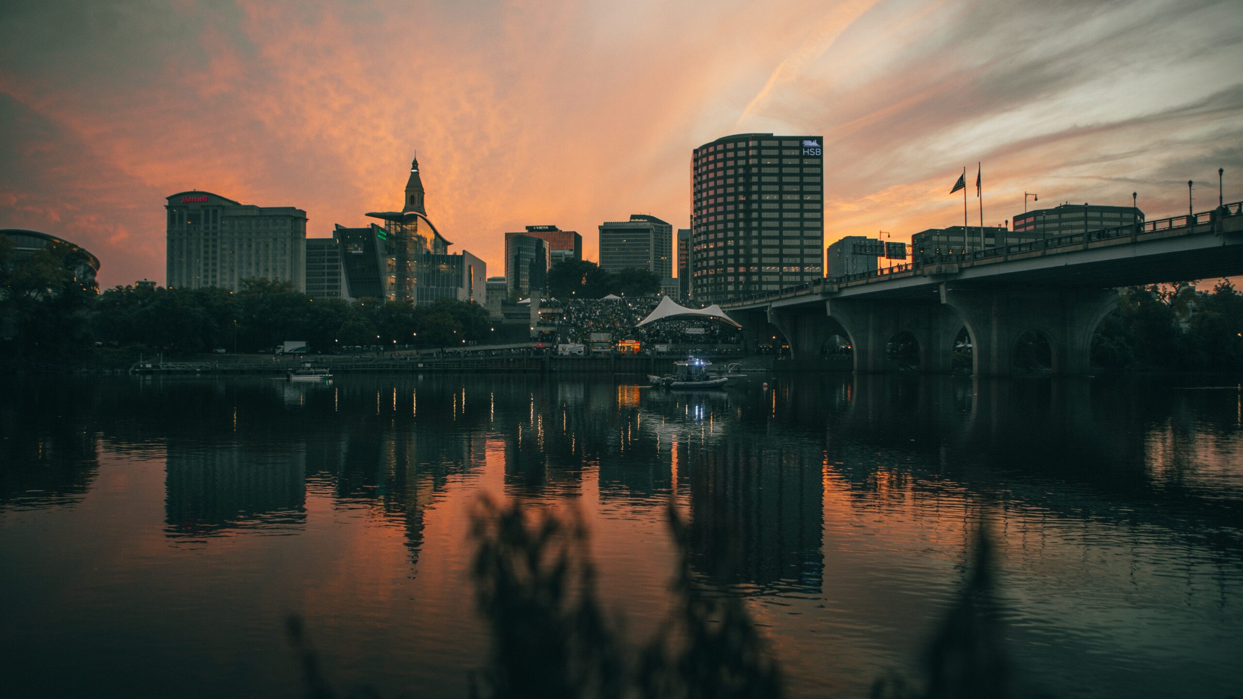 Image of the Hartford, CT skyline at sunset